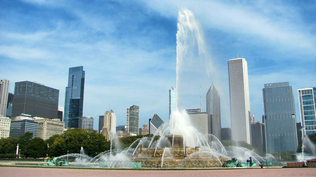 outdoor of buckingham fountain in Chicago, Illinois, USA