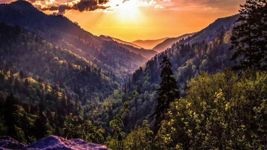 sunset over gatlinburg tennessee