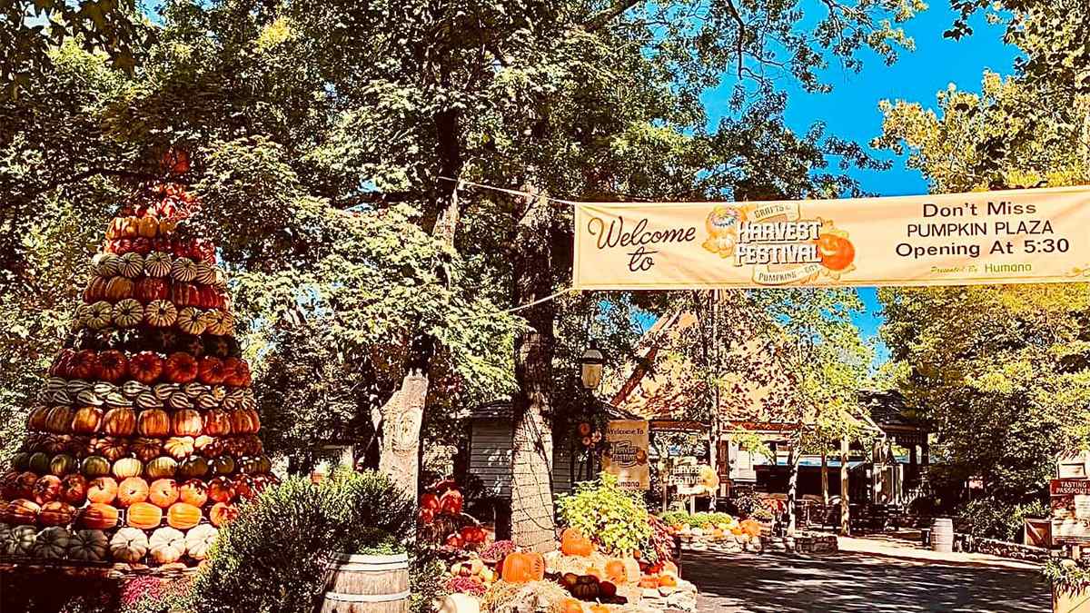 branson-missouri-usa-silver-dollar-city-harvest-festival
